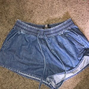 Flowy denim short